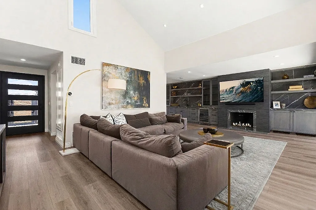3 bed, 1589 sqft, $8,950 — Photo 4