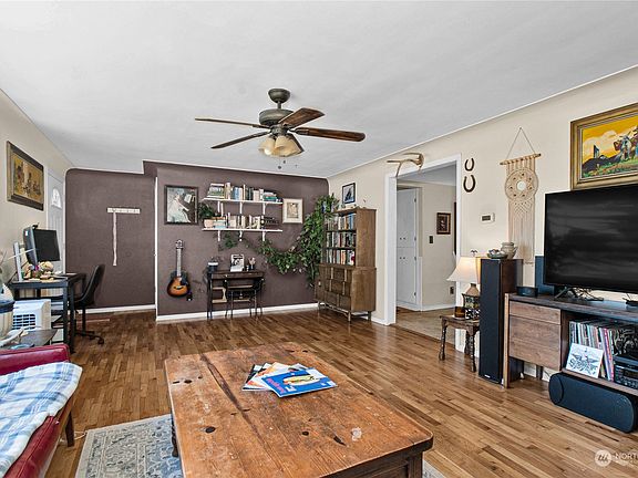 5th image of 4711 17th Avenue SE