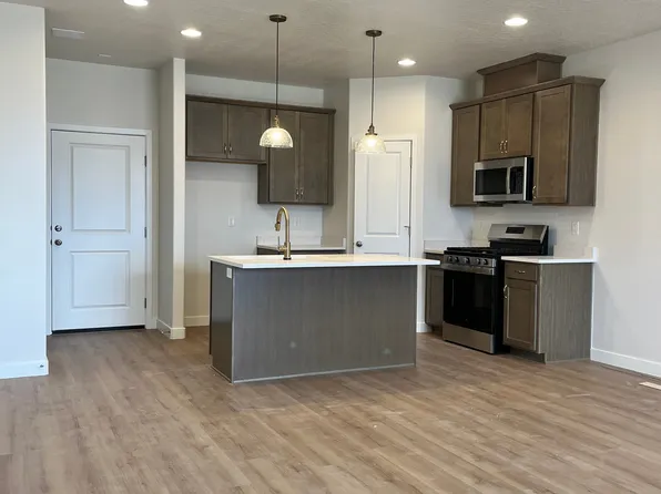 6835 S Mount Berry Rd #436, West Jordan, UT 84081