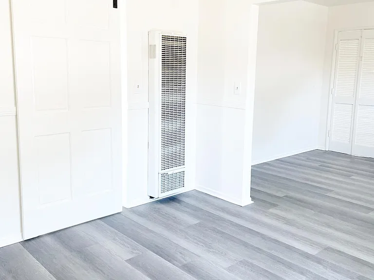 440 W 23rd St #1/2 — Photo 3