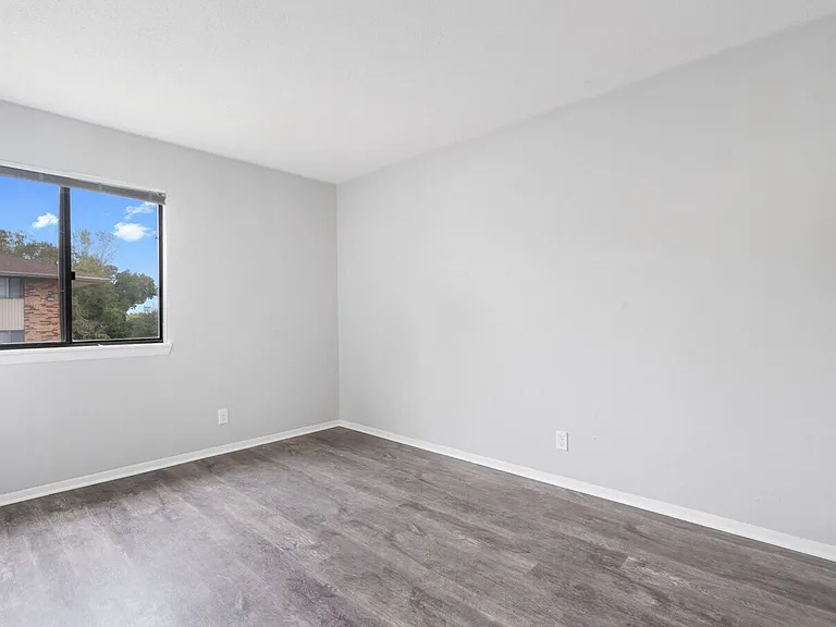 Breckenridge Davenport Apartments — Photo 50