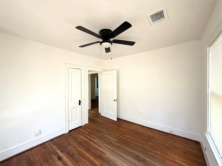 1125 Usener St — Photo 9