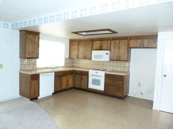 2nd image of 2821 Greenwood Dr