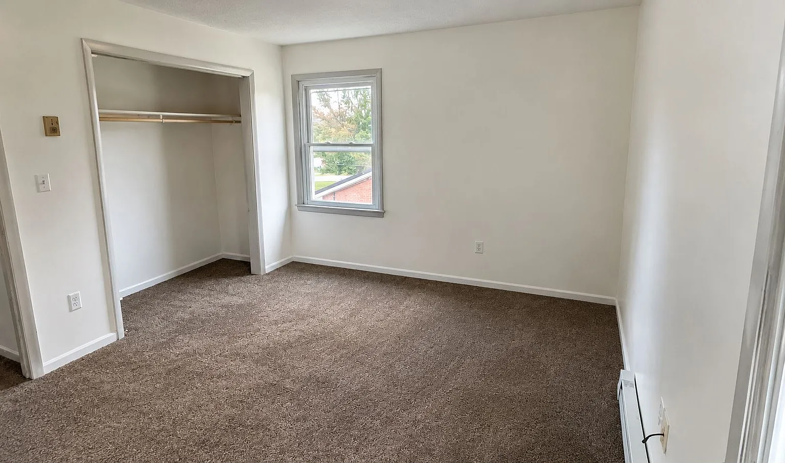 2 bed, 725 sqft, $1,050 — Photo 2