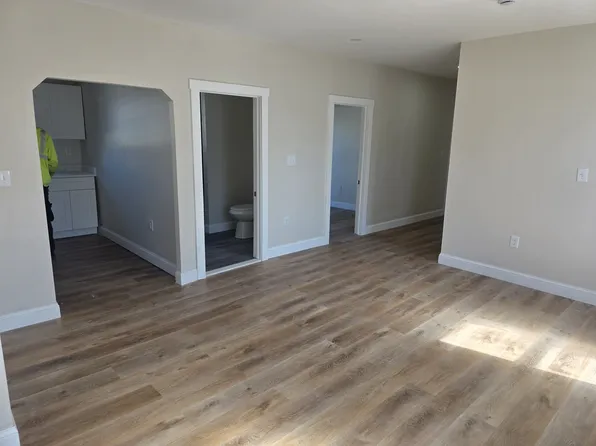 58 Downing St, Fall River, MA