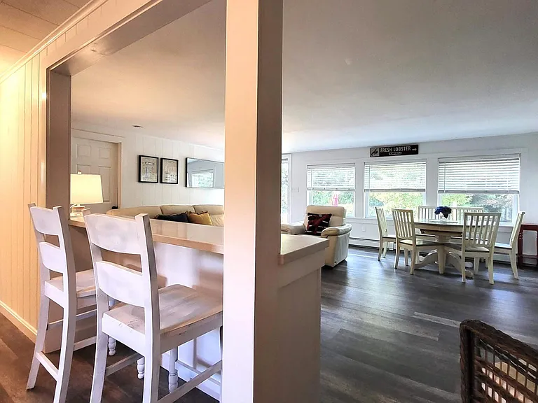 47 Bourne Ave — Photo 9