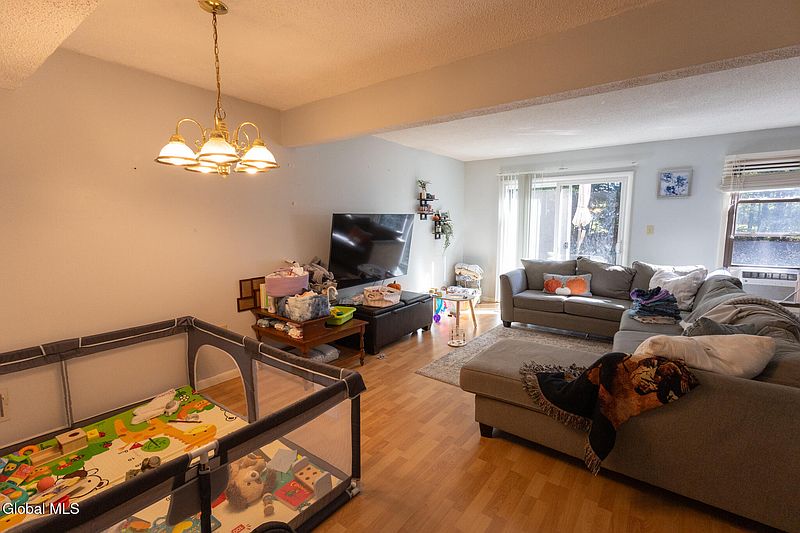 5th image of 48 Whispering Pines Road