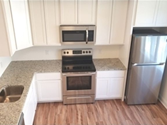 4th image of 605 Pony Ln