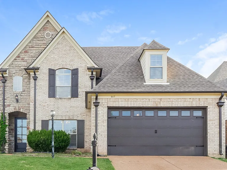 445 Green Willow Cv — Photo 1