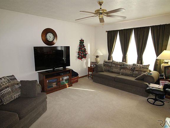 4th image of 6604 S Hughes Ave