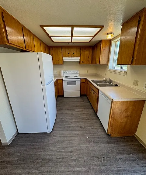 1817 Medart Ln — Photo 3