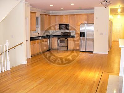 1st image of 1044 W Waveland Ave #1