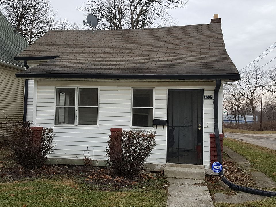 1st image of 2064 Caroline Ave