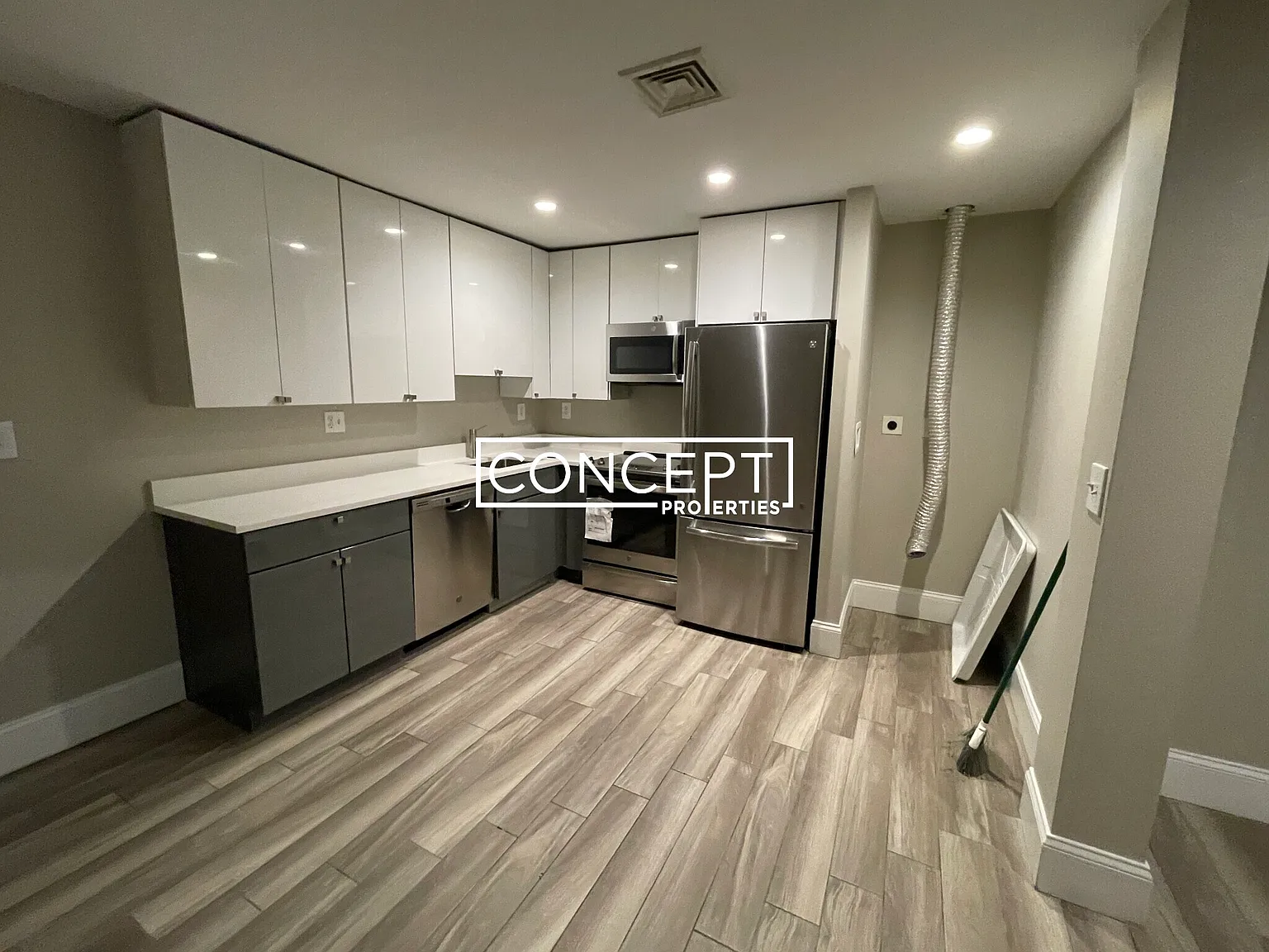 2 bed, 1.0 bath, $2,950 — Photo 2