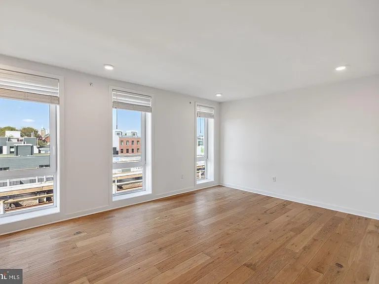 1416 Frankford Ave #306 — Photo 4
