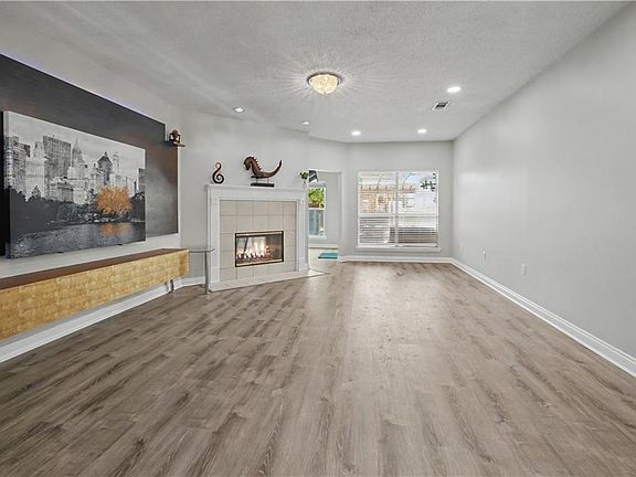 4th image of 1402 Belair Blvd
