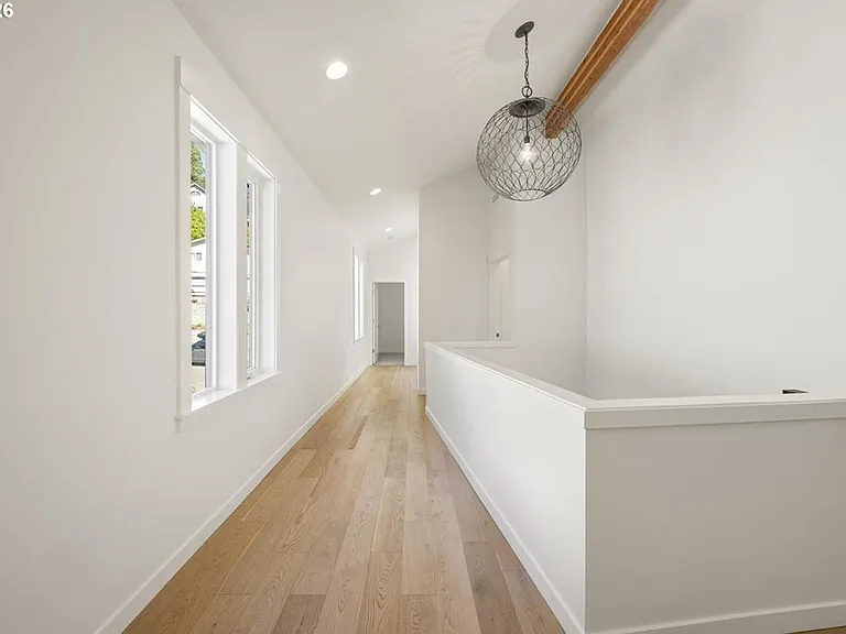 3718 SW Hillside Dr — Photo 34