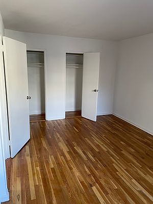 5th image of 3443 Crescent St APT 3A