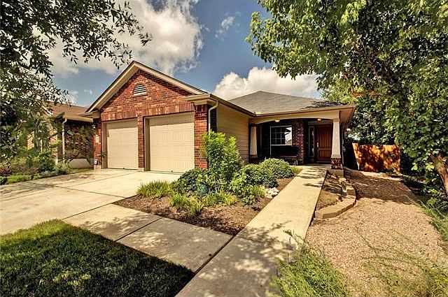 Drought tolerant landscape, Texas native plants, xeriscaped side entry, excellently manicured property! Beautiful La Plata plan built in 2012 by Antero Homes! Home is tucked away in this beautiful community, nestled against AND behind a green belt!
