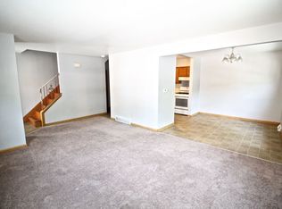 4527 12th Ave APT 2, Moline, IL 61265