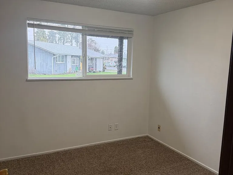 5040 E St #1 — Photo 5