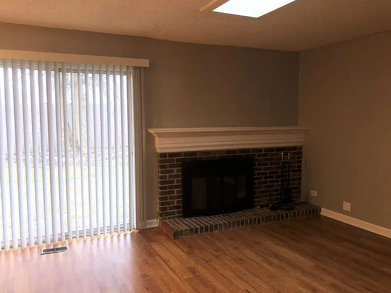 448 Independence Ln — Photo 5