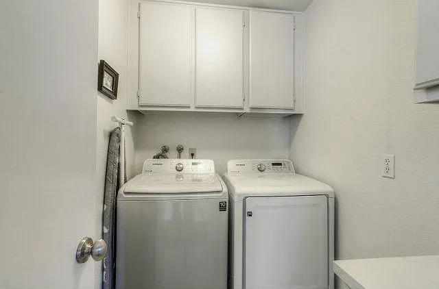 453 Cork Harbour Cir — Photo 8