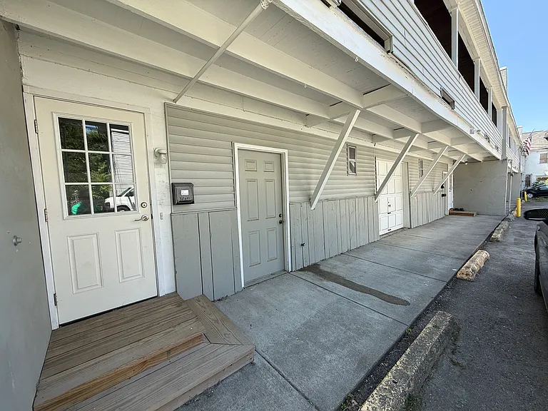 312 Grant Ave #S — Photo 2