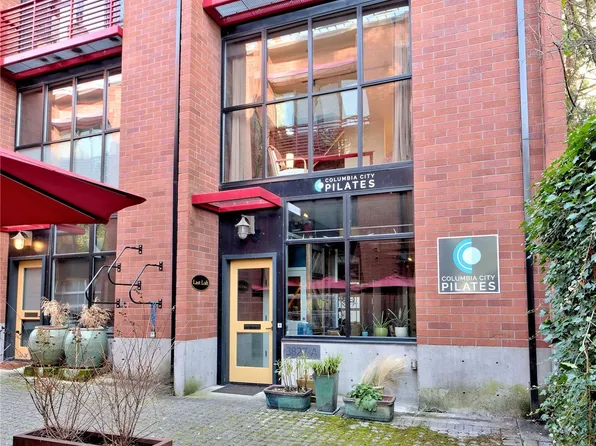 3827 S Edmunds Street #A, Seattle, WA 98118