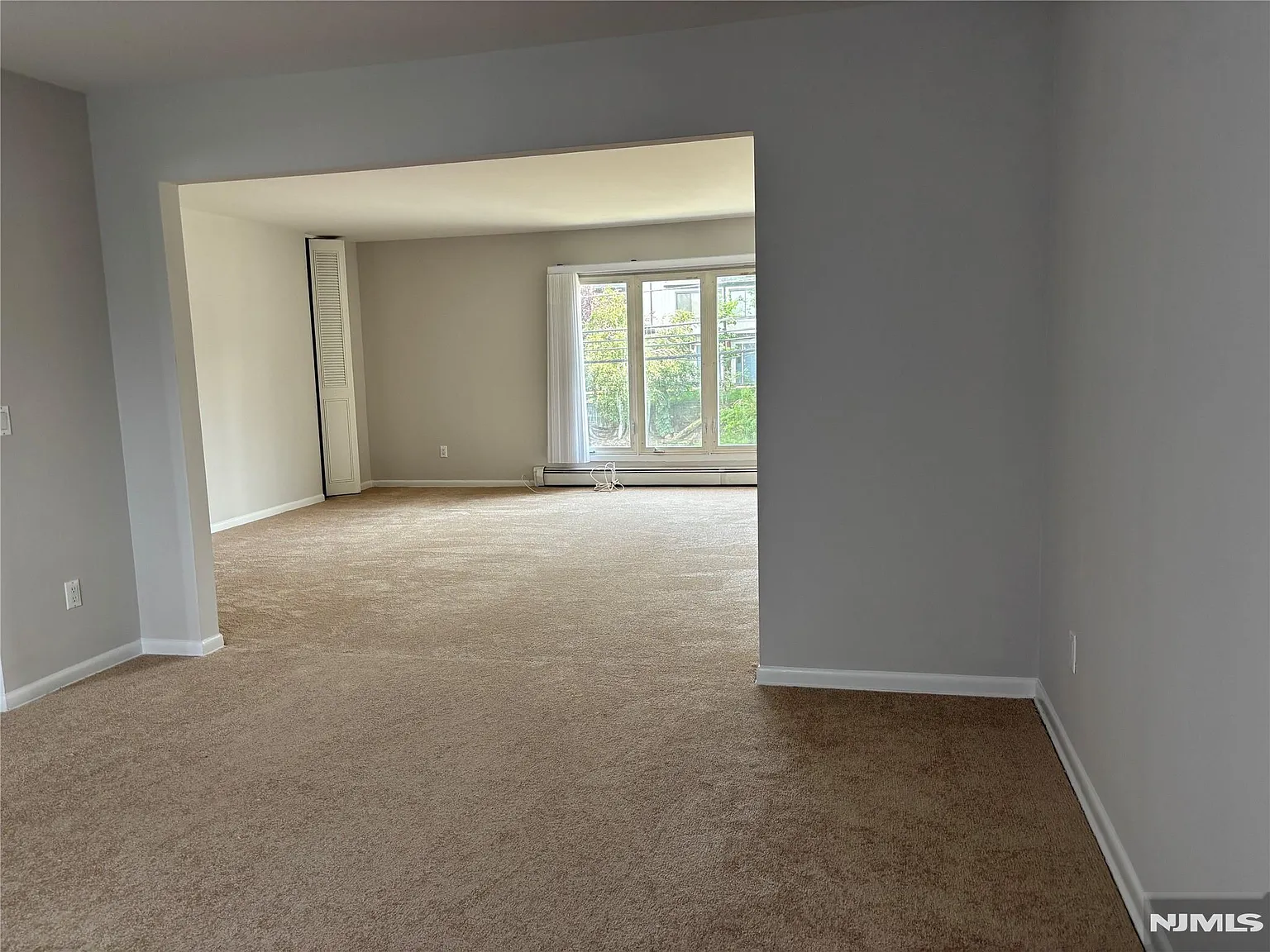 2 bed, 1010 sqft, $3,200 — Photo 3