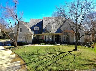 11413 Manor Rd, Leawood, KS 66211