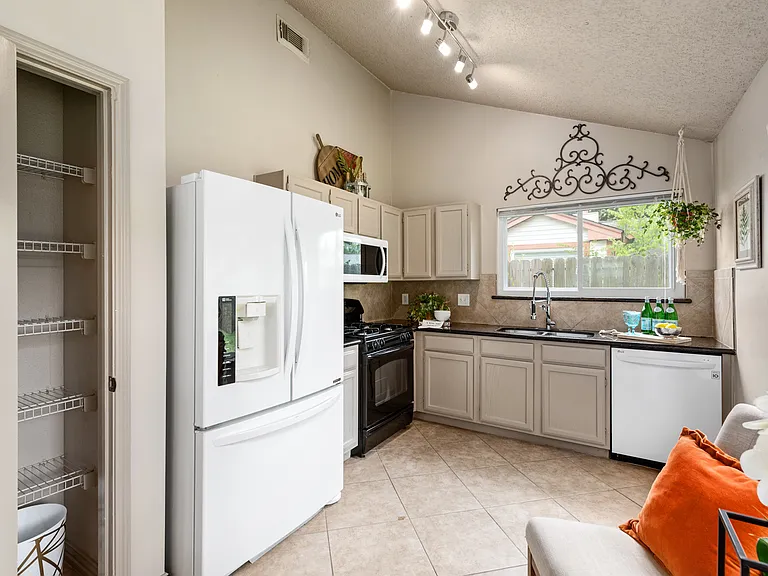 20514 Blue Beech Dr — Photo 11