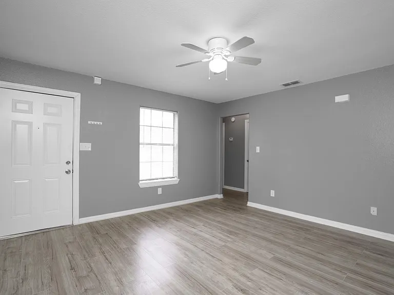 1918 Angus St S #3 — Photo 17