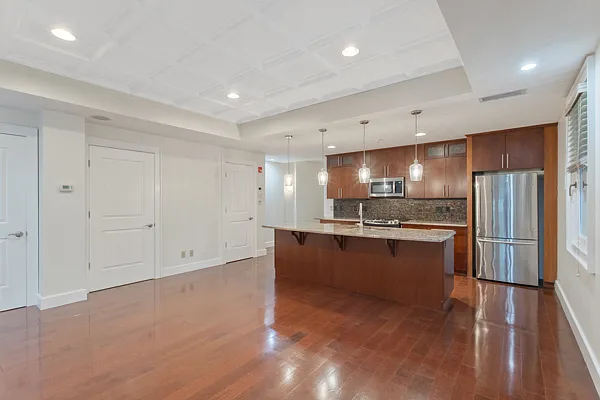 333 S Salina St #1 — Photo 4