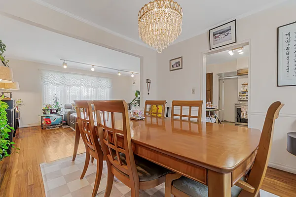 Sold by Prime Realty | media 5