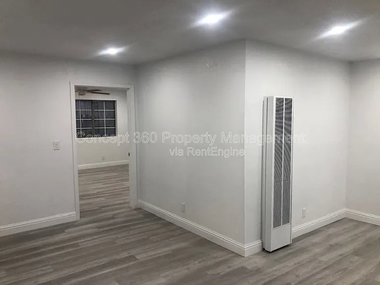 1327 W Parade St — Photo 16