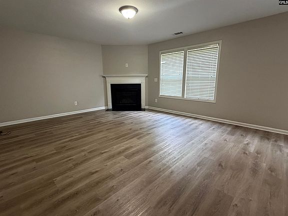 3rd image of 212 Seabiscuit Ln