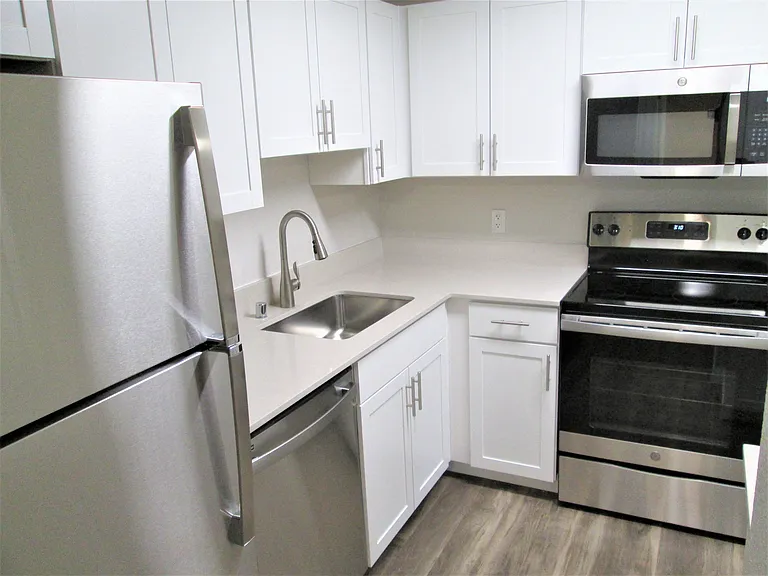 Cedar Two Bedroom Two Bath Kitchen