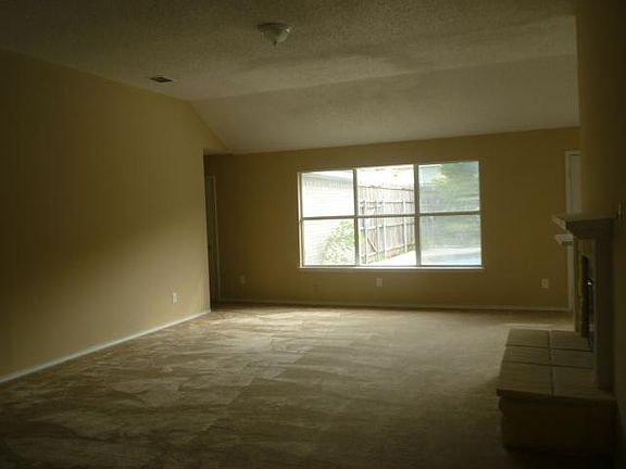 3rd image of 1201 Paul Dr