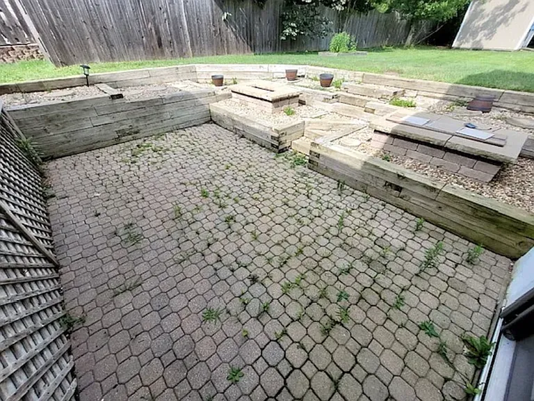 818 Eastchester Dr — Photo 19