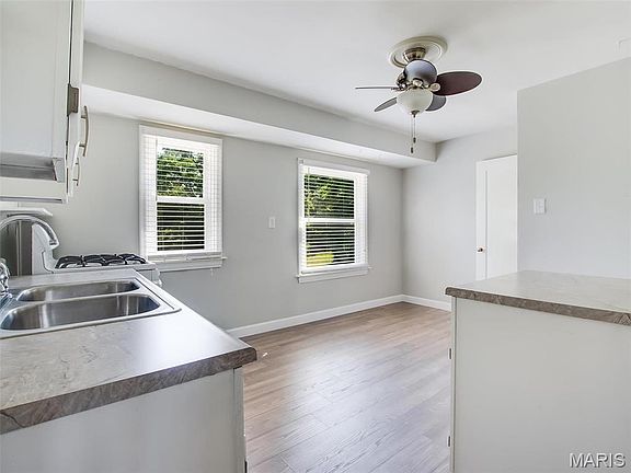 3rd image of 5237 Heege Rd