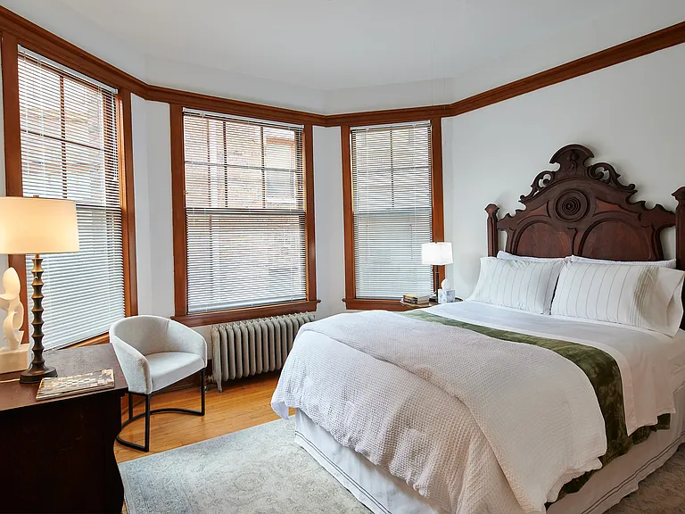 5653 N Winthrop Ave #2B — Photo 4