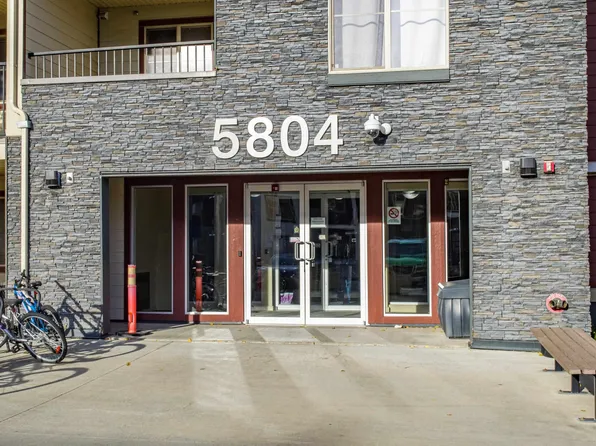 5804 Mullen Pl NW #201, Edmonton, AB T6R 0W3