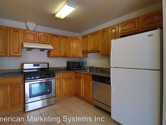 2nd image of 1390 Revere Ave APT A
