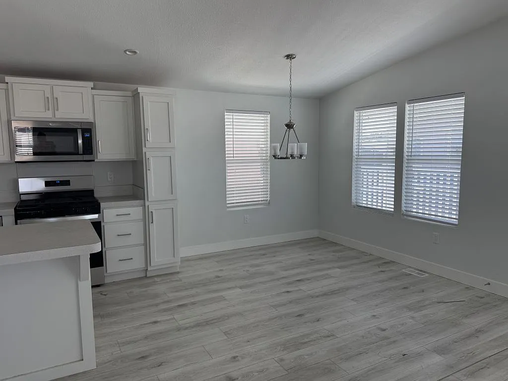 3 bed, 2.0 bath, 1310 sqft, $1,800 — Photo 4
