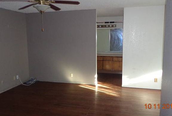 5th image of 1733 E Babcock Ave