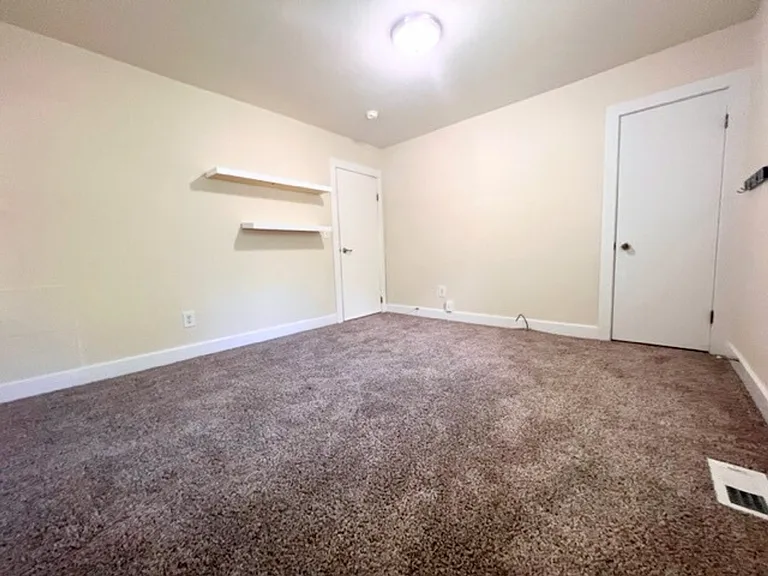 4022 N Christine St — Photo 16