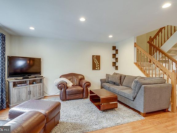 5th image of 45553 Hutchens Sq