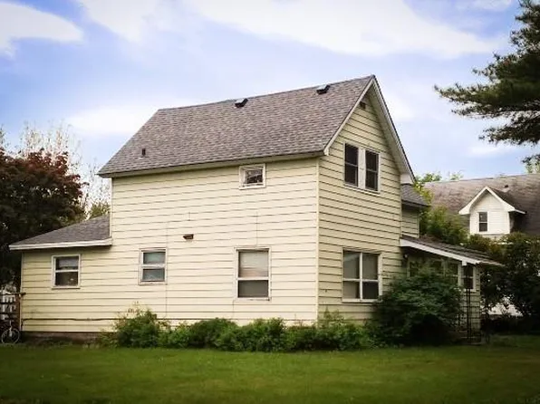 402 12th Avenue #1, Menomonie, WI 54751