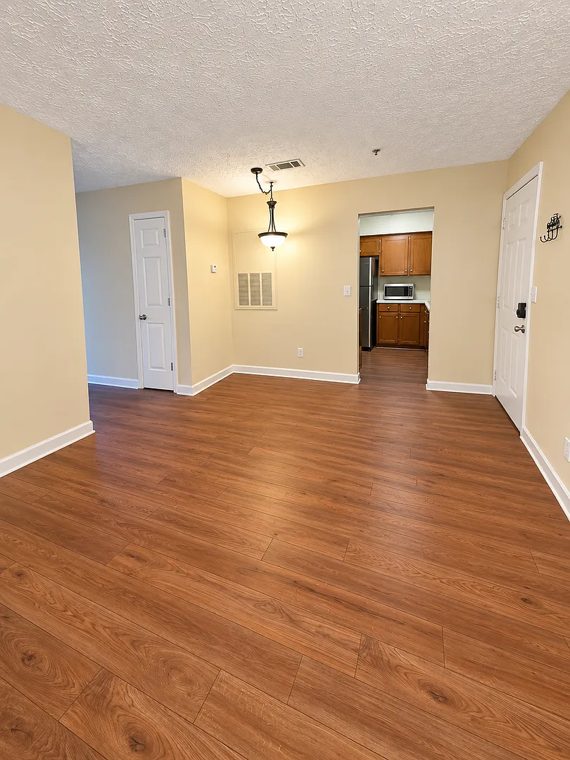 Midtown Nashville Condo 2 Bedrooms, 2 Full Baths + Water Included! — Photo 3